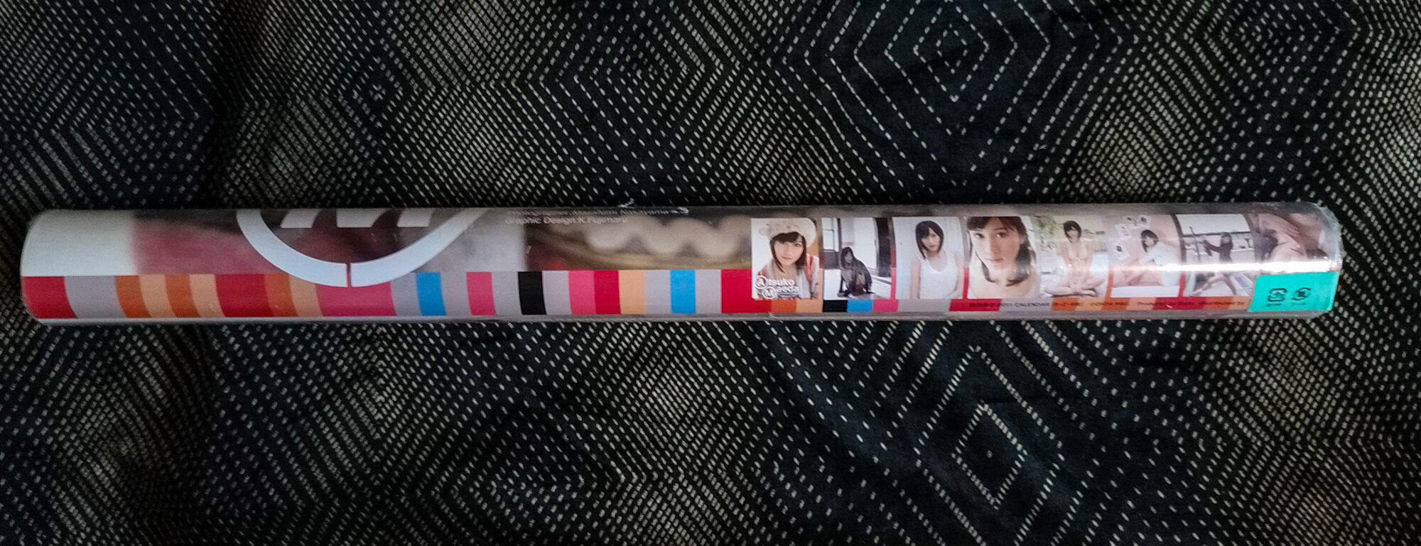 前田敦子(AKB48) 2011年 カレンダー。 B 2サイズ ８枚綴り。